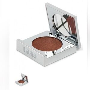 IL MAKIAGE Shimmering Gold Eyeshadow